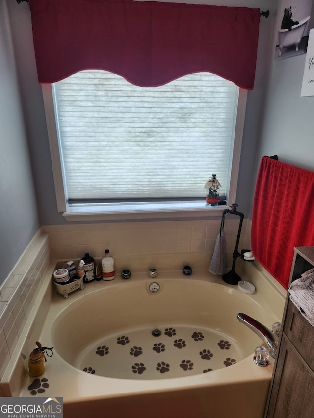 115 Settlers Trl, Warner Robins, GA 31088 - bathroom with a garden tub