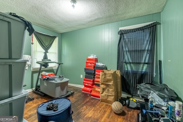 1115 W 51st St, Savannah, GA 31405 - miscellaneous room with wood finished floors and a textured ceiling