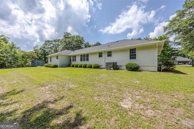 204 Old Oak Rd, Macon, GA 31216 - back of house with a yard