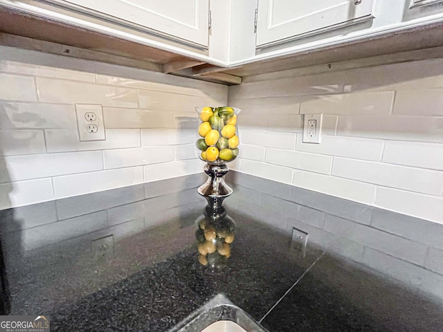 3150 Stratford Green Pl, Avondale Estates, GA 30002 - kitchen view of tasteful backsplash and white cabinets
