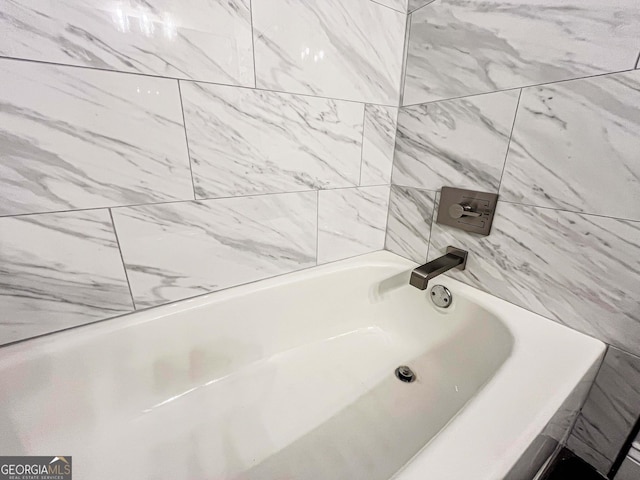 3150 Stratford Green Pl, Avondale Estates, GA 30002 - bathroom featuring a bathtub