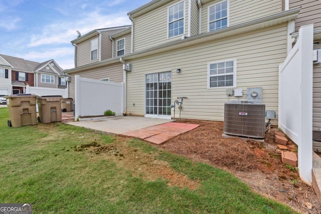 359 Azalea Cir, Cumming, GA 30028 - back of property with a patio