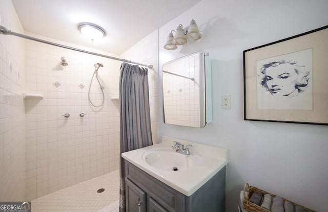 221 College Cir, Athens, GA 30605 - bathroom with a tile shower and vanity