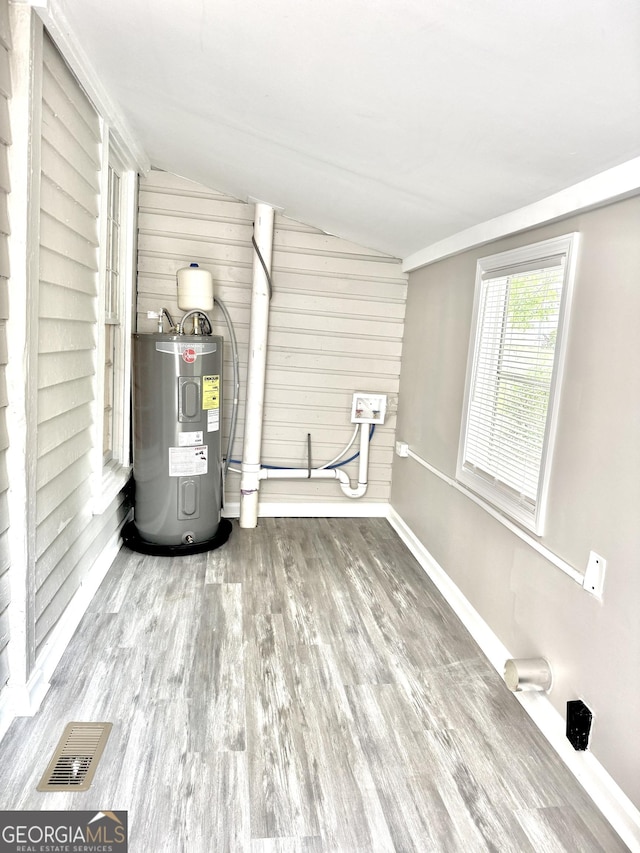 708 Degroat St, Lagrange, GA 30241 - utilities featuring water heater