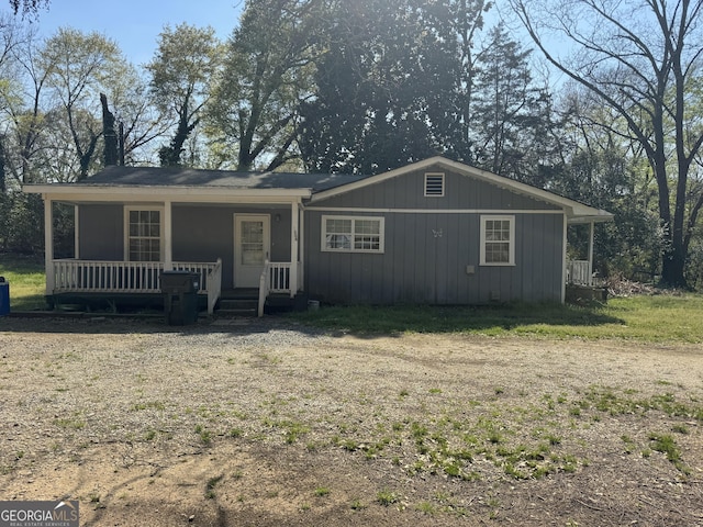 1004 Mapp St, Madison, GA 30650 - view of front of house with a porch
