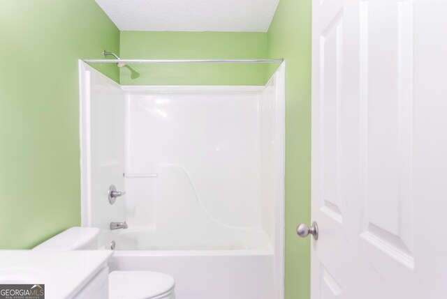 8810 Brookhurst Trl, Gainesville, GA 30506 - bathroom with vanity and washtub / shower combination
