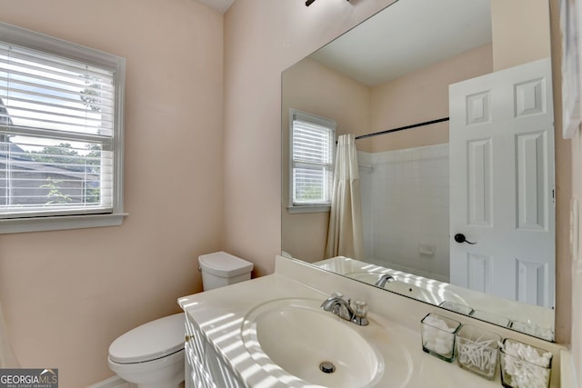 1635 Lake Heights Cir, Dacula, GA 30019 - full bath featuring vanity and curtained shower