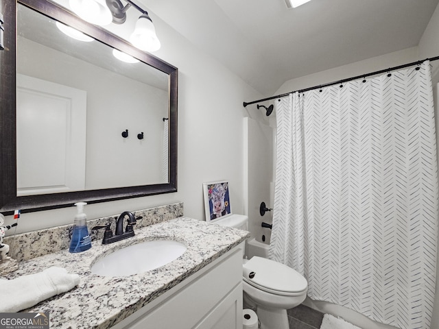 105 Crestview Dr, Jefferson, GA 30549 - bathroom with vanity, lofted ceiling, and shower / bath combo