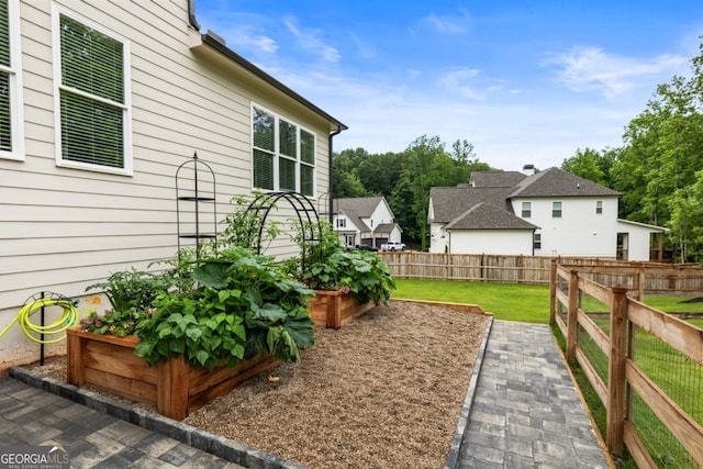 4395 Capstone Ct, Roswell, GA 30075 - view of yard with a garden