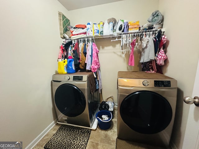 942 Amelia Dr, Byron, GA 31008 - laundry room featuring independent washer and dryer and baseboards