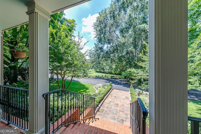 6180 Old Jefferson Rd, Athens, GA 30607 - covered porch featuring driveway
