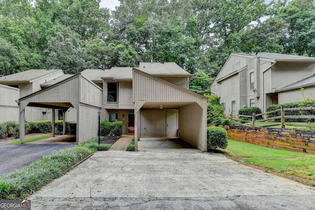 6221 Willow Run Rd, Peachtree Corners, GA 30092 - view of property featuring driveway