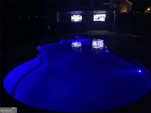 2112 Meadowood Cv, Monroe, GA 30655 - view of pool