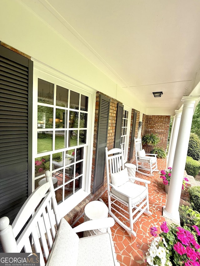 1055 E Hermitage Rd NE, Rome, GA 30161 - view of covered porch