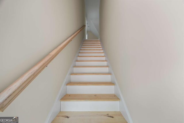 558 Holman Autry Rd, Danielsville, GA 30633 - view of stairway