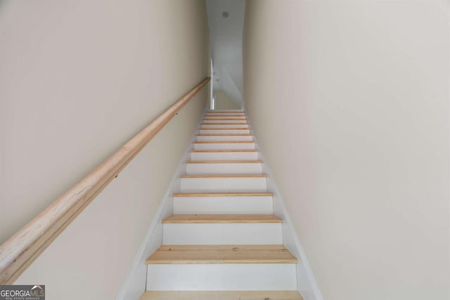 558 Holman Autry Rd, Danielsville, GA 30633 - view of staircase