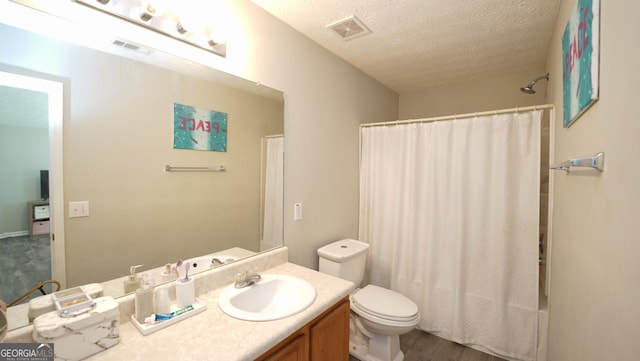 400 Silver Spring St, Dallas, GA 30157 - full bath featuring vanity, shower / bath combo, and a textured ceiling