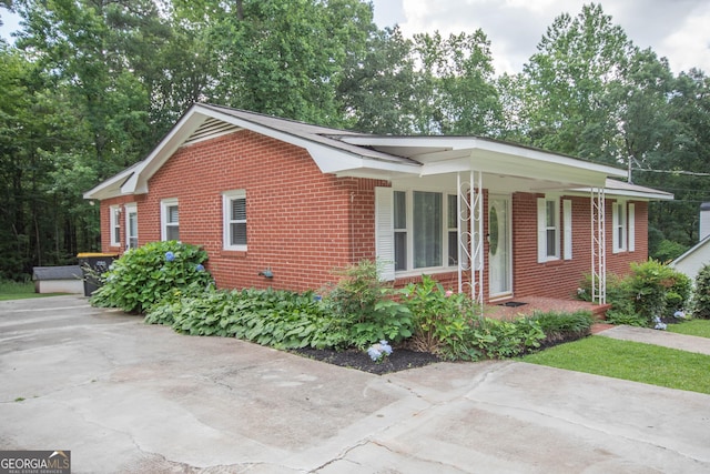 109 Susie Pl, Newnan, GA 30265 - ranch-style house featuring brick siding and a porch