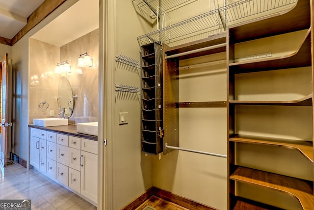 899 Ridge Pointe Way, Blairsville, GA 30512 - spacious closet with a sink