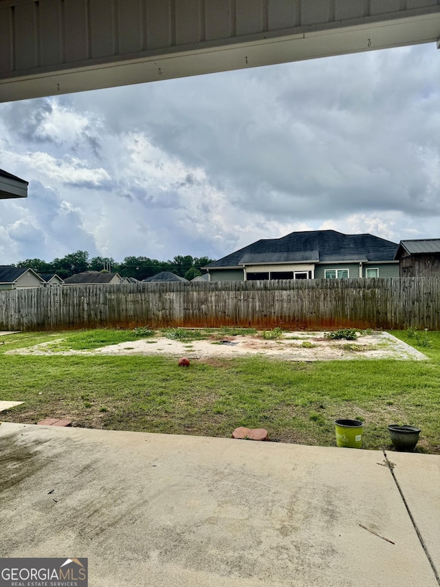 139 Raymond Cir, Warner Robins, GA 31088 - view of yard with a patio