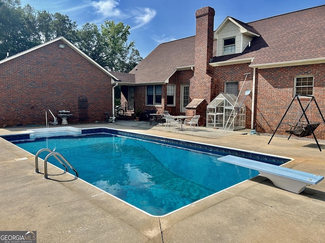 4494 Anderson Hwy, Hartwell, GA 30643 - swimming pool with a patio and a diving board
