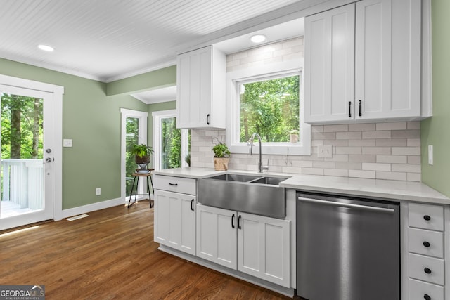 970 Pine Grove Pointe Dr, Roswell, GA 30075 - kitchen with dishwasher, decorative backsplash, white cabinetry, dark wood finished floors, and ornamental molding