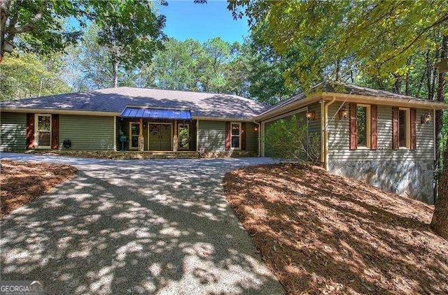 186 Wolverine Dr, Waleska, GA 30183 - ranch-style home with driveway