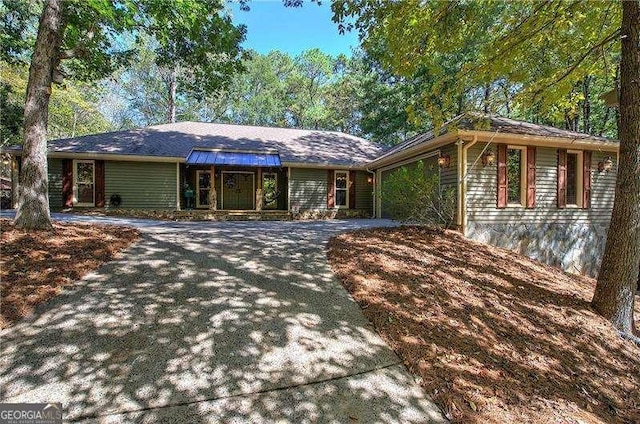 186 Wolverine Dr, Waleska, GA 30183 - ranch-style house featuring asphalt driveway