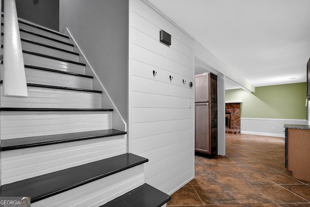 352 Grayson Trl, Hogansville, GA 30230 - staircase featuring stone finish flooring and baseboards