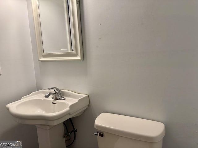 912 Pineland Ave Apt 50, Hinesville, GA 31313 - half bath featuring toilet