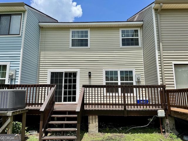 912 Pineland Ave Apt 50, Hinesville, GA 31313 - back of property with a wooden deck