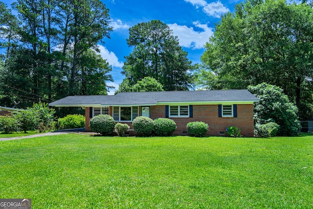116 Preston Pl, Lagrange, GA 30241 - single story home featuring crawl space, a front lawn, brick siding, and driveway