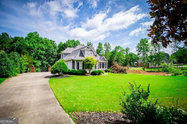 204 Pinehurst Way, Carrollton, GA 30116 - view of front of house featuring a front lawn and driveway