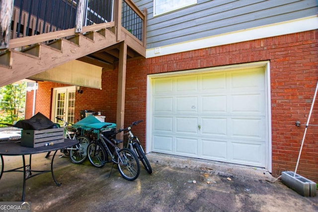 204 Pinehurst Way, Carrollton, GA 30116 - garage featuring asphalt driveway