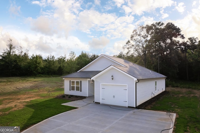 266 Patillo Rd, Jackson, GA 30233 - garage featuring concrete driveway