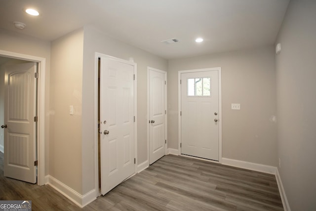 266 Patillo Rd, Jackson, GA 30233 - foyer featuring wood finished floors and recessed lighting