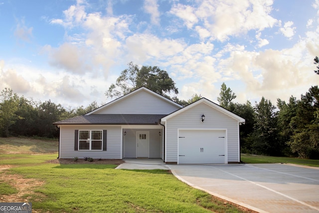 266 Patillo Rd, Jackson, GA 30233 - single story home with a garage, driveway, and a front yard