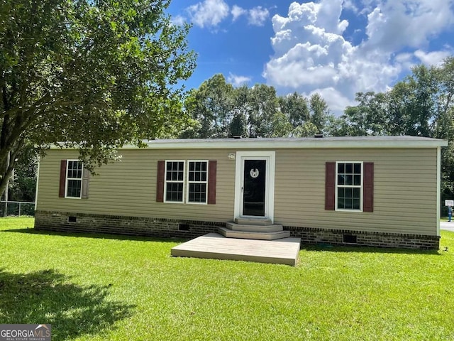 601 Auburn Rd, Glennville, GA 30427 - manufactured / mobile home with crawl space, a front yard, and entry steps