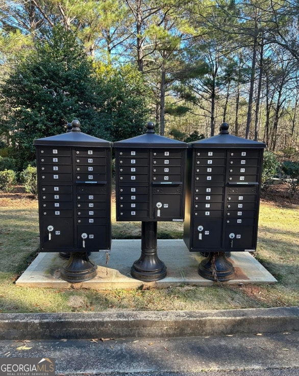 353 Retreat Trl, Lagrange, GA 30240
