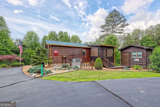 41 Wilderness Ct, Blairsville, GA 30512 - view of front of house with an outbuilding