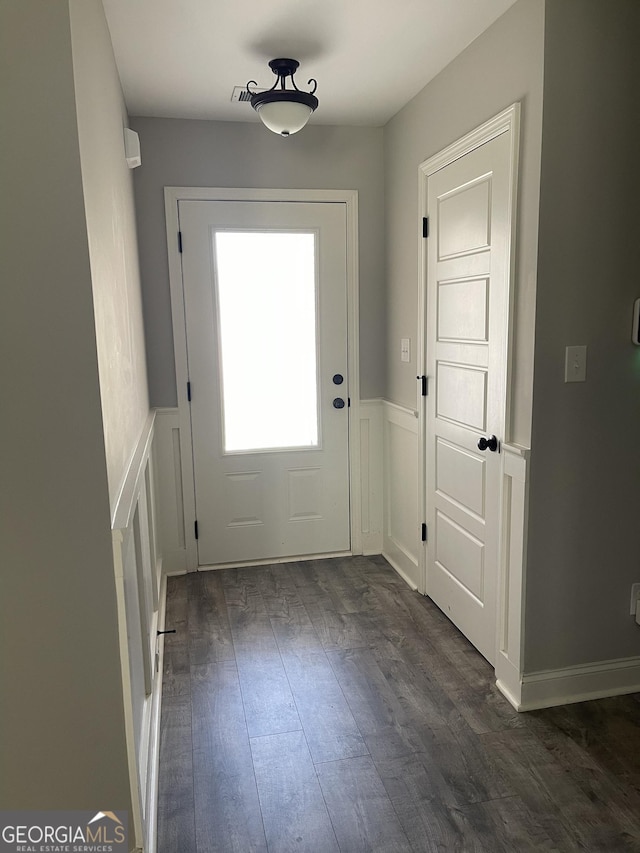 113 Sourwood Ln, Warner Robins, GA 31093 - doorway featuring dark wood finished floors