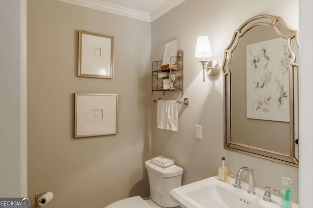 1060 Woodhollow Ln, Athens, GA 30606 - bathroom with toilet and crown molding