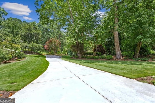 750 Crest Valley Dr NW, Sandy Springs, GA 30327 - view of property's community with a yard