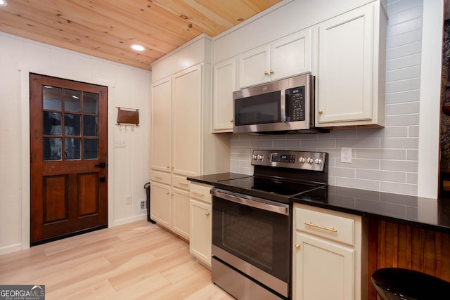 101 Pawnee St, Waleska, GA 30183 - kitchen featuring stainless steel appliances, wood ceiling, light wood-style floors, tasteful backsplash, and recessed lighting