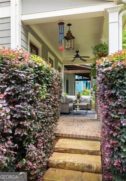 127 Oak Ln, Decatur, GA 30030 - porch with a ceiling fan
