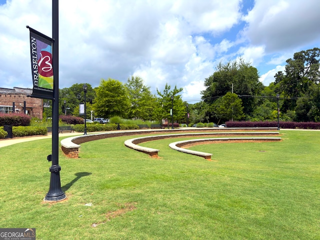 9701 Davis St, Braselton, GA 30517 - surrounding community with a yard