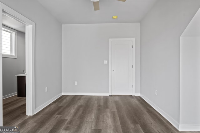 569 Middle St SW, Atlanta, GA 30310 - bonus room with dark wood-style flooring and ceiling fan