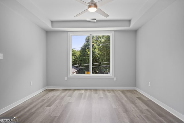 569 Middle St SW, Atlanta, GA 30310 - spare room featuring wood finished floors and a ceiling fan