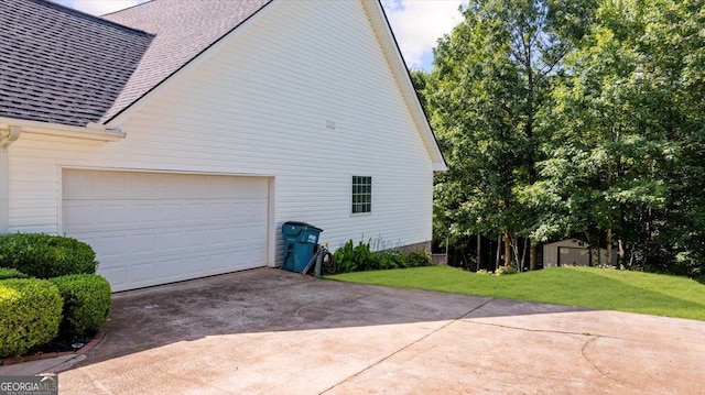 221 Timber Ridge Dr, Clarkesville, GA 30523 - garage featuring driveway