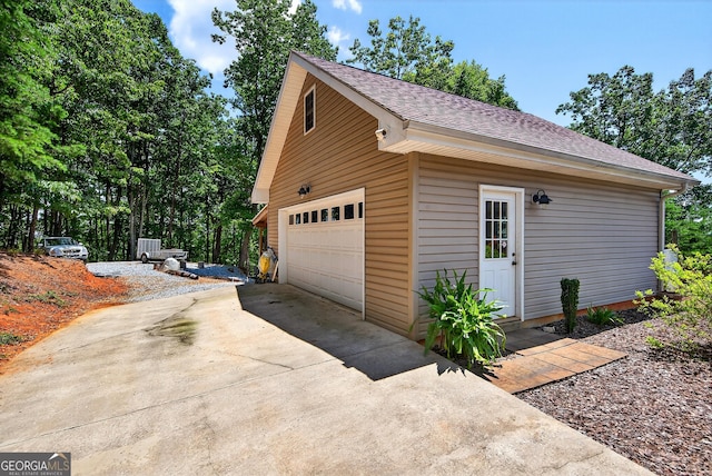 865 Laurel Ridge Rd, Cleveland, GA 30528 - garage featuring driveway